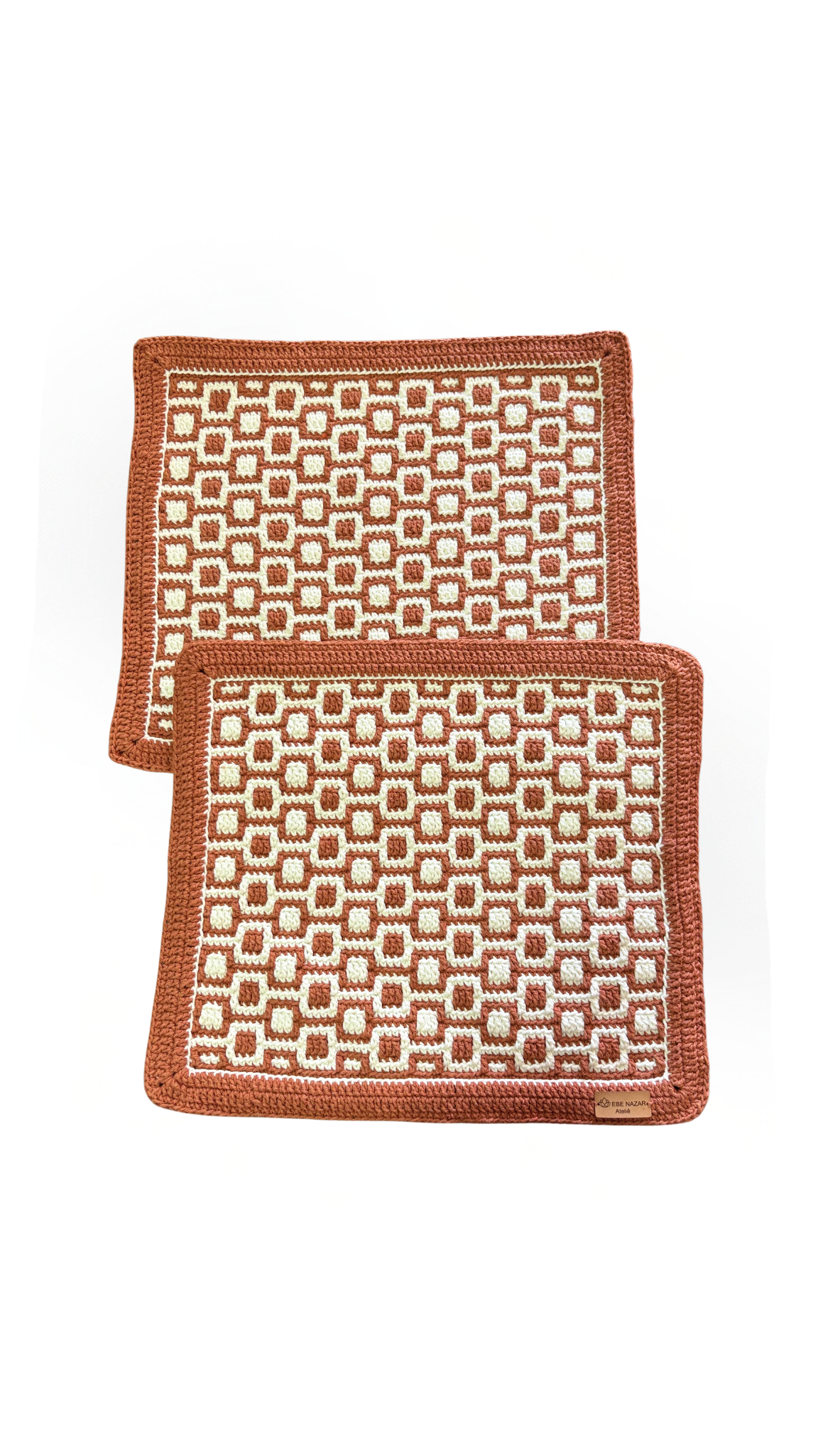 Ebe sousplat de croche marrom.png